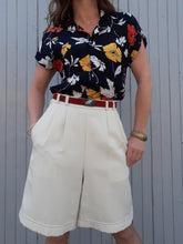 Charger l'image dans la galerie, Chemisier d'été Couleurs Vintage, tissus à fleurs effet froissé. Taille M, 38, 40