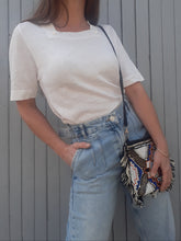 Charger l'image dans la galerie, Pull d'été vintage, Janine Pauporté, au col carré brodé. Taille M, 38, 40. Made in France. Couleurs Vintage