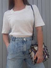 Charger l'image dans la galerie, Pull d'été vintage, Janine Pauporté, au col carré brodé. Taille M, 38, 40. Made in France. Couleurs Vintage