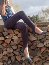 Charger l'image dans la galerie, Fuseau vintage Pauline - Panne de velours prune. Taille XS, 34, 36