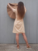 Charger l'image dans la galerie, Robe Noémie - Toute boutonnée, couleur saumon. Taille L, 40, 42