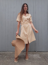 Charger l'image dans la galerie, Robe Noémie - Toute boutonnée, couleur saumon. Taille L, 40, 42