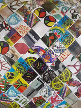 Charger l'image dans la galerie, Sac recyclé Peggy - Nahui Ollin. En papier de bonbons tressés. Unique et coloré. Peace & love