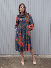 Charger l'image dans la galerie, Robe vintage Vivianne - A double col. Taille S, 36, 38. René Derhy. Made in India.