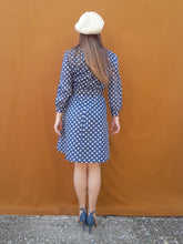 Charger l'image dans la galerie, Robe vintage Marina - Bleu à pois blancs. Taille XS, 34, 36. Le signe de Paris. Fabriqué en France