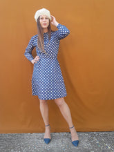 Charger l'image dans la galerie, Robe vintage Marina - Bleu à pois blancs. Taille XS, 34, 36. Le signe de Paris. Fabriqué en France