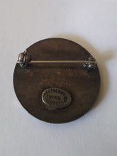 Charger l'image dans la galerie, Broche vintage Léa - Catherine Popesco. Trèfle à quatre feuilles en résine et cristaux