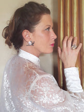 Charger l'image dans la galerie, Boucles d'oreilles vintage - Métal. A clips.