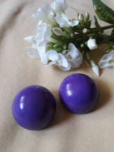 Charger l'image dans la galerie, Boucles d'oreilles vintage - Abby - Pastilles à Clips violettes.