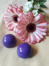 Charger l'image dans la galerie, Boucles d'oreilles vintage - Abby - Pastilles à Clips violettes.