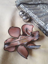 Charger l'image dans la galerie, Broche ou pendentif ancien - Fleur parme. Créations d'art Geneviève France