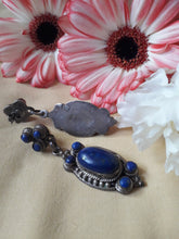 Charger l'image dans la galerie, Boucles d'oreilles vintage - En argent et lapis lazuli. Style Ethnique.