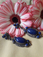 Charger l'image dans la galerie, Boucles d'oreilles vintage - En argent et lapis lazuli. Style Ethnique.