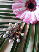 Charger l'image dans la galerie, Broche vintage Lise - Perles et métal.