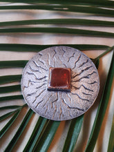 Charger l'image dans la galerie, Broche vintage Nora - Cabochon orange. Métal argenté