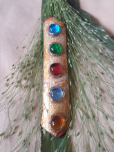 Charger l'image dans la galerie, Broche vintage - Cabochons multicolores. Création d'art Geneviève. France