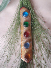 Charger l'image dans la galerie, Broche vintage - Cabochons multicolores. Création d'art Geneviève. France