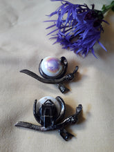 Charger l'image dans la galerie, Boucles d'oreilles vintage - Métal. A clips.