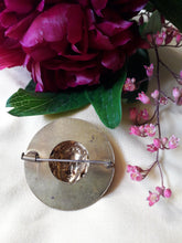 Charger l'image dans la galerie, Broche vintage Maëlle. Visage solaire en métal doré. Épingle à poussoir.