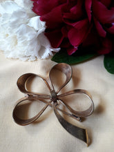 Charger l'image dans la galerie, Broche vintage Lucie - Nœud doré. Epingle à poussoir