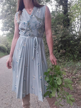Charger l'image dans la galerie, Robe vintage Virginie - Plissé soleil, vert d'eau fleurie. Taille M, 38, 40