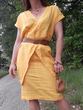 Charger l'image dans la galerie, Robe vintage - Pans croisés, col V. Jaune tournesol. Taille M, 36, 38.