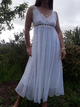 Charger l'image dans la galerie, Robe de nuit / d'intérieur vintage Line - Voile transparent. Taille M, 38, 40