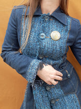 Charger l'image dans la galerie, Broche vintage Jeanne - En métal. Motifs floraux. Épingle à poussoir