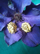 Charger l'image dans la galerie, Boucles d'oreilles vintage Andi - Têtes de lions dorée. Fermoir clou