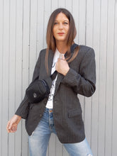 Charger l'image dans la galerie, Veste vintage Carmen. Yves Saint Laurent. Grise à rayures. Taille S, 36, 38. Fabriqué en France