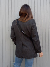 Charger l'image dans la galerie, Veste vintage Carmen. Yves Saint Laurent. Grise à rayures. Taille S, 36, 38. Fabriqué en France