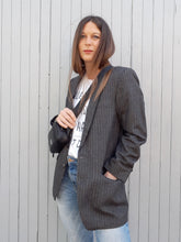 Charger l'image dans la galerie, Veste vintage Carmen. Yves Saint Laurent. Grise à rayures. Taille S, 36, 38. Fabriqué en France