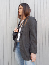 Charger l'image dans la galerie, Veste vintage Carmen. Yves Saint Laurent. Grise à rayures. Taille S, 36, 38. Fabriqué en France