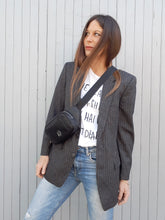 Charger l'image dans la galerie, Veste vintage Carmen. Yves Saint Laurent. Grise à rayures. Taille S, 36, 38. Fabriqué en France