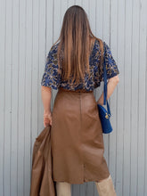 Charger l'image dans la galerie, Ensemble vintage Carla - veste et jupe en cuir d'autruche marron. Taille M, 38, 40
