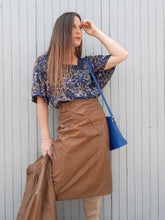 Charger l'image dans la galerie, Ensemble vintage Carla - veste et jupe en cuir d'autruche marron. Taille M, 38, 40