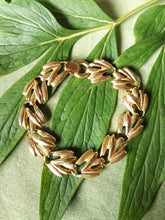 Charger l'image dans la galerie, Bracelet années 90' Ellie - Feuillage doré.