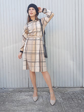 Charger l'image dans la galerie, Robe vintage Gabrielle - Coupe asymétrique. Taille S, 36, 38. Made in France.