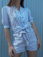 Charger l'image dans la galerie, Chemisier vintage Loubna - A froufrous rayés parmes. Taille S, 36, 38