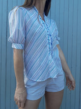 Charger l'image dans la galerie, Chemisier vintage Loubna - A froufrous rayés parmes. Taille S, 36, 38
