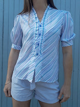 Charger l'image dans la galerie, Chemisier vintage Loubna - A froufrous rayés parmes. Taille S, 36, 38