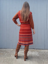Charger l'image dans la galerie, Ensemble vintage Camille - Gilet et jupe Lainage rouge rayé. Taille S, 36, 38. Made in France