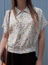 Charger l'image dans la galerie, Chemisier vintage Olivia - Imprimé floral et jolis boutons à strass. Taille M, 38, 40. Fabriqué en France