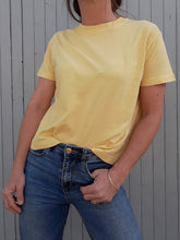 Charger l'image dans la galerie, Tee-shirt vintage Prudence - Naf Naf. Coton jaune. Taille M, 38, 40