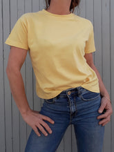 Charger l'image dans la galerie, Tee-shirt vintage Prudence - Naf Naf. Coton jaune. Taille M, 38, 40