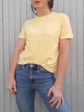 Charger l'image dans la galerie, Tee-shirt vintage Prudence - Naf Naf. Coton jaune. Taille M, 38, 40