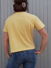 Charger l'image dans la galerie, Tee-shirt vintage Prudence - Naf Naf. Coton jaune. Taille M, 38, 40