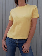 Charger l'image dans la galerie, Tee-shirt vintage Prudence - Naf Naf. Coton jaune. Taille M, 38, 40