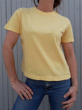 Charger l'image dans la galerie, Tee-shirt vintage Prudence - Naf Naf. Coton jaune. Taille M, 38, 40