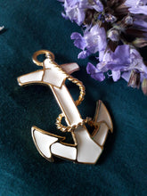 Charger l'image dans la galerie, Broche Océane - Ancre marine dorée et blanche.